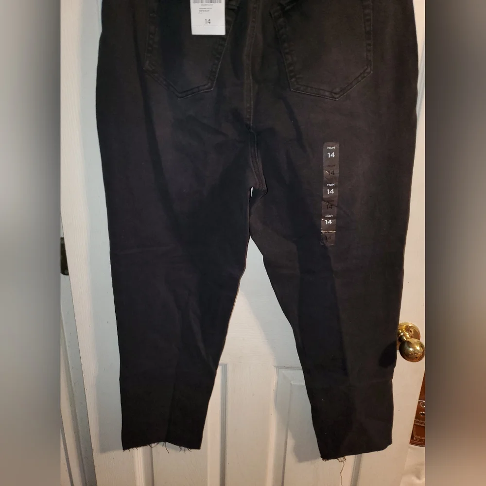 5 for $25 | NWT Forever 21 + Plus High Waisted Tapered Leg Denim Mom Jeans - Picture 9 of 12